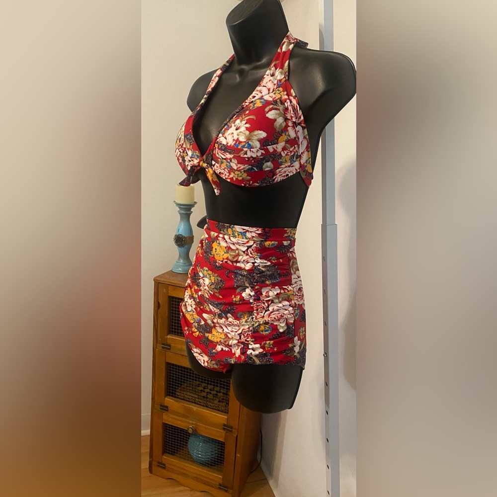 🏊🏼‍♀️ ✨3 for $25 NWOT Floral 2 piece Swim Wear Suit. Color: Multi-Red. Size:XL - Picture 5 of 6